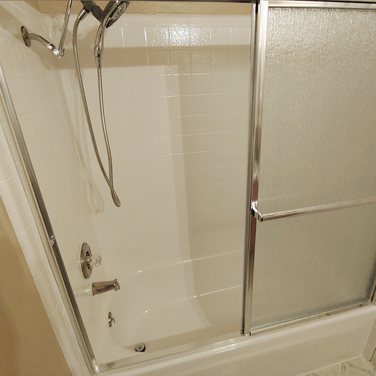tub and shower after reglaze by proreglaze